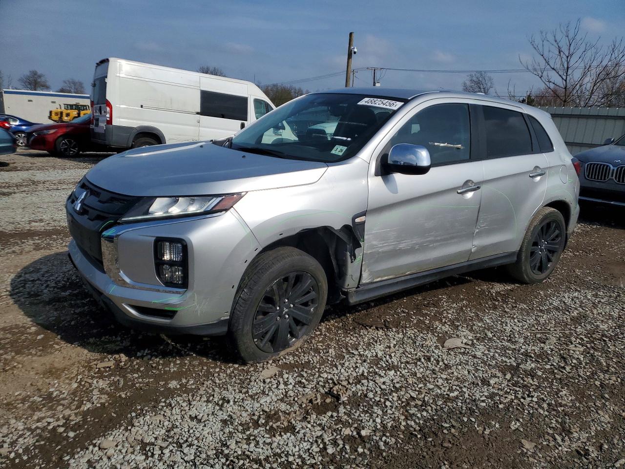 Salvage Mitsubishi Outlander Image