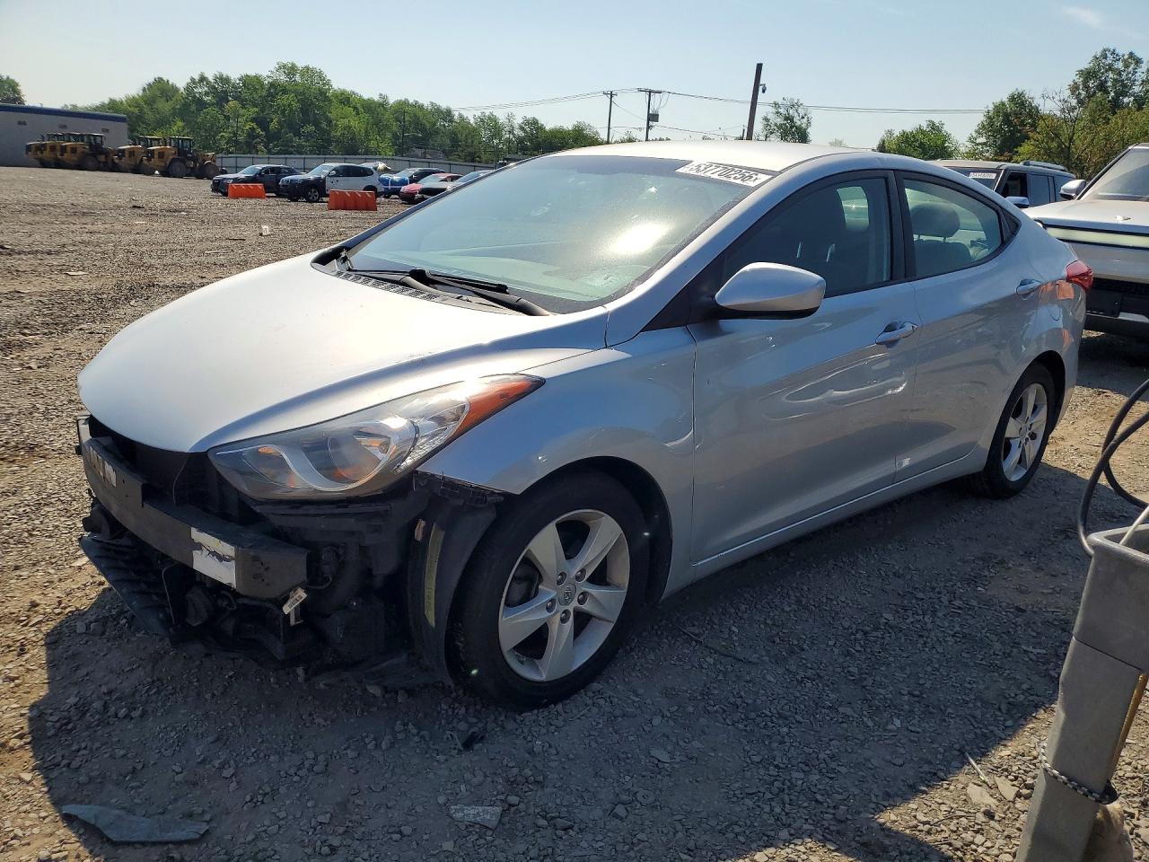 Salvage Hyundai ELANTRA Image