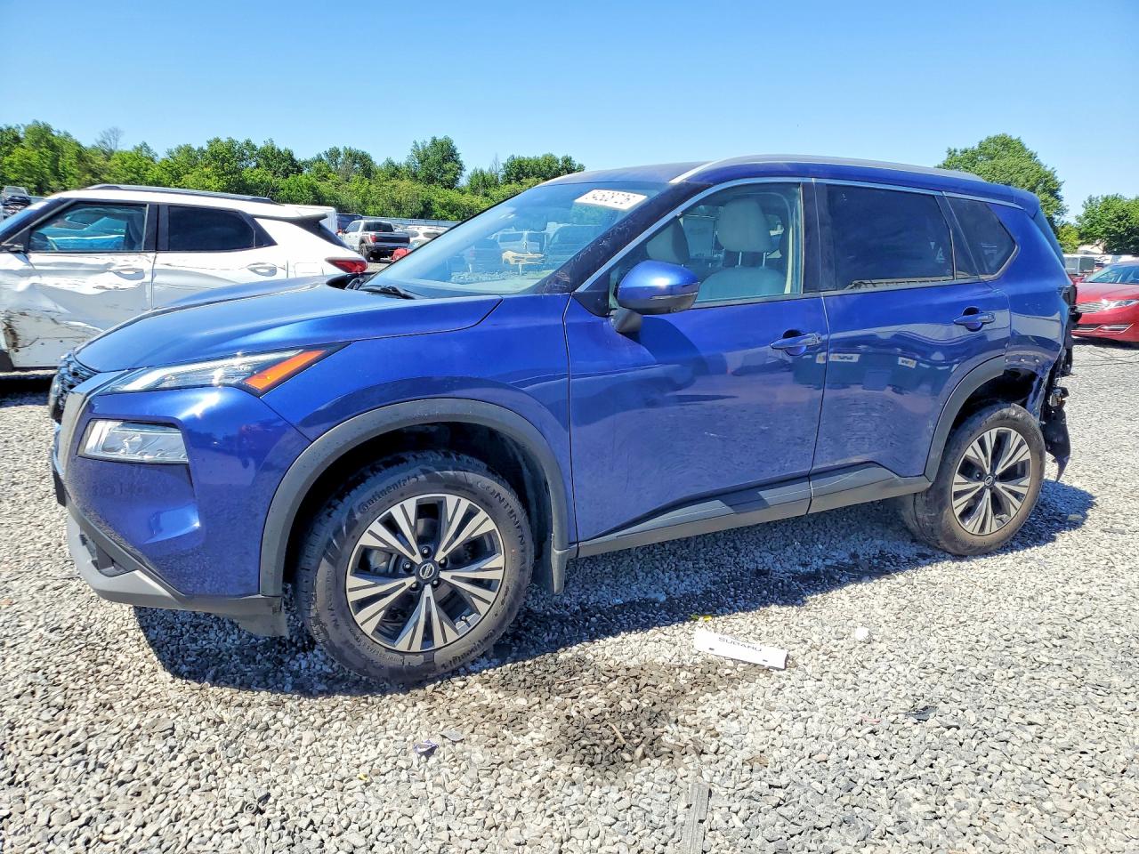 Salvage Nissan Rogue Image