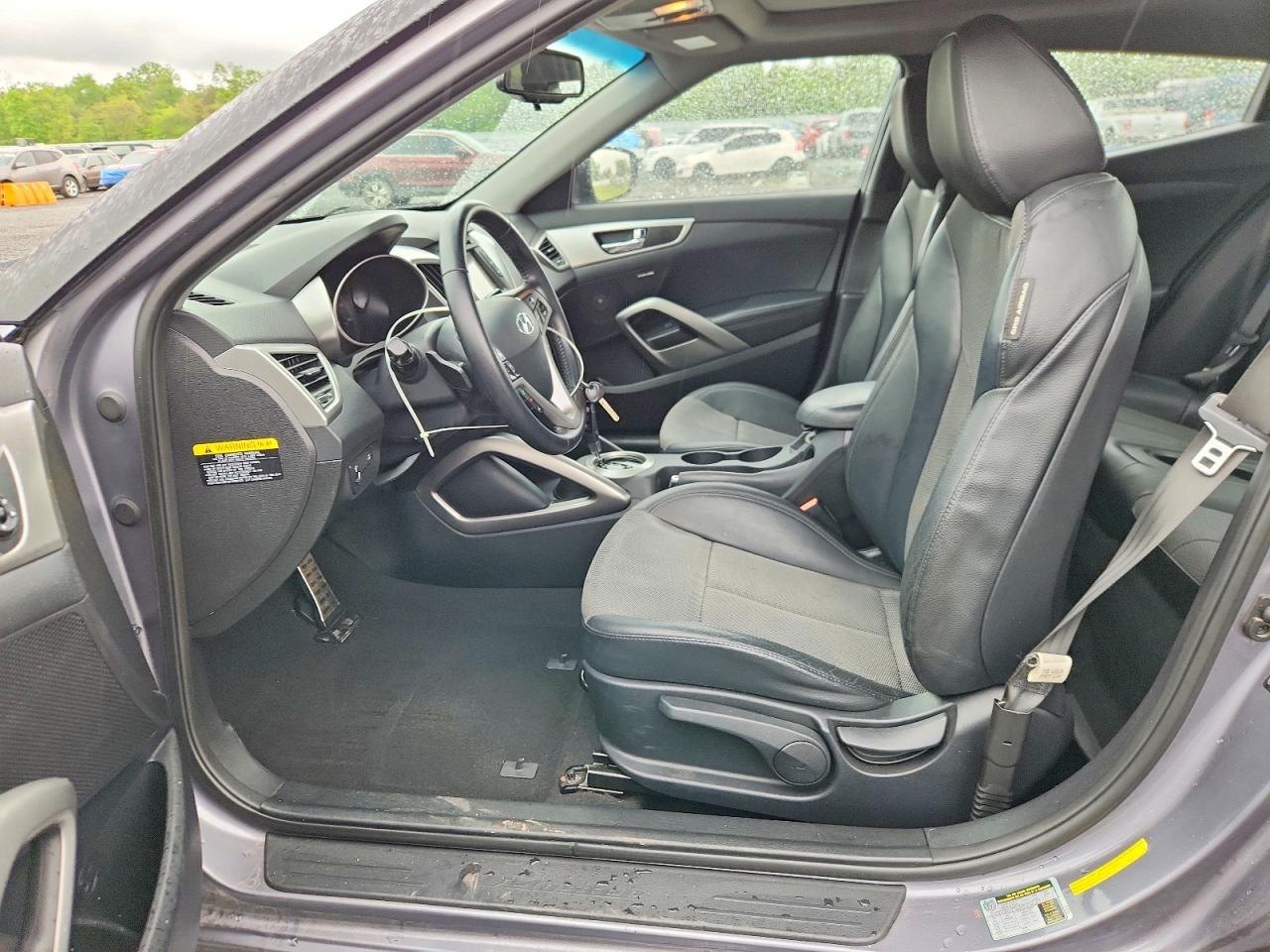 Hyundai VELOSTER Base