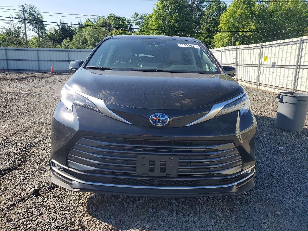 Toyota Sienna Limited 7-passenger