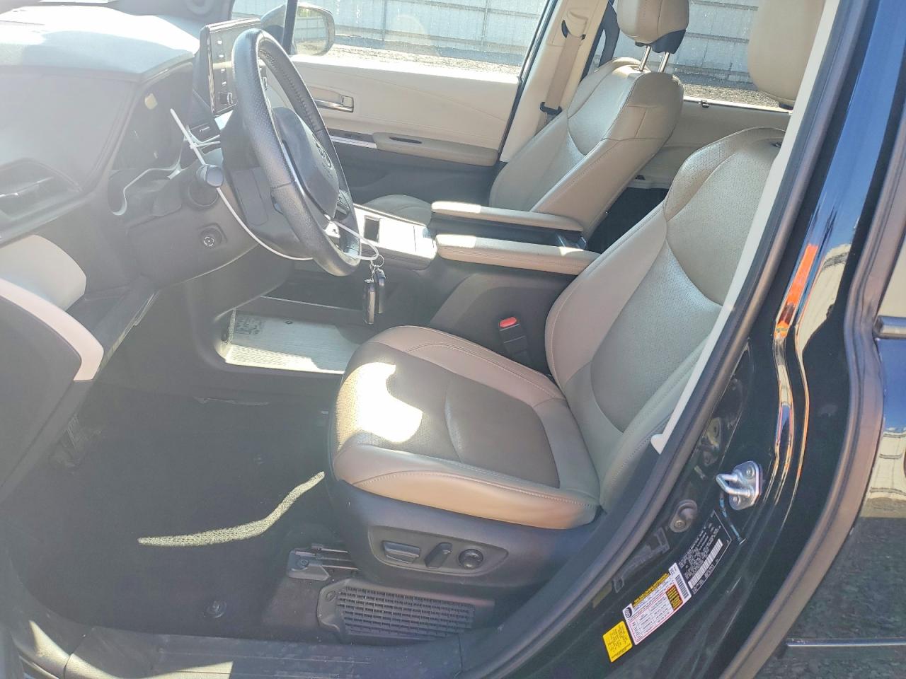 Toyota Sienna Limited 7-passenger