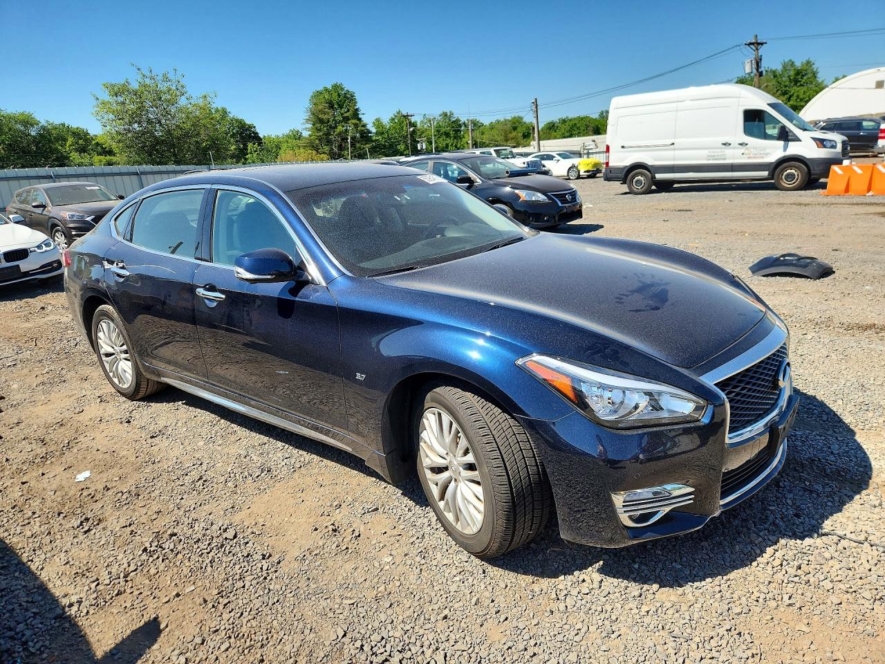 INFINITI Q70 3.7