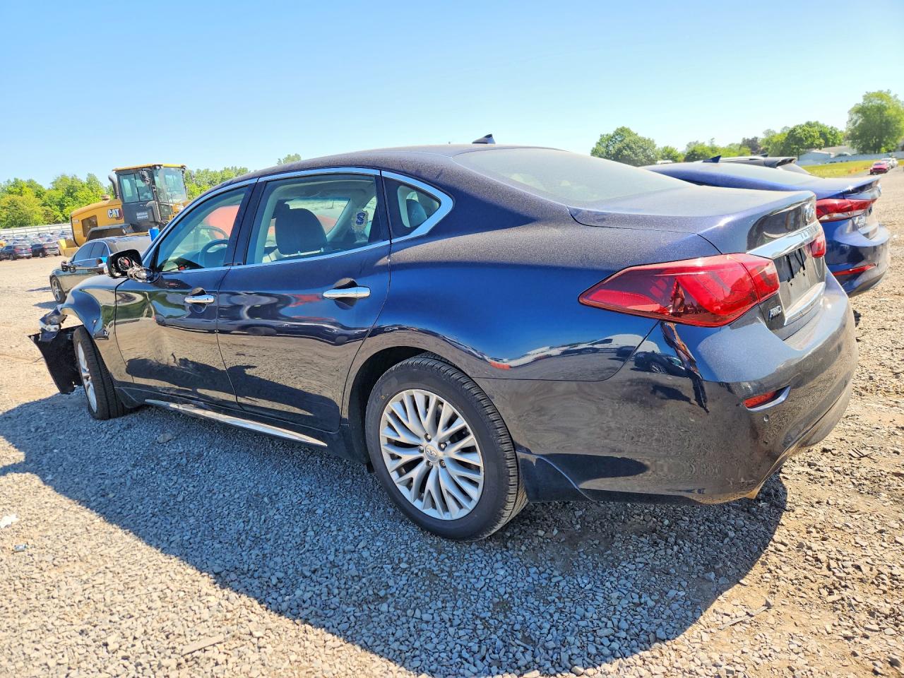 INFINITI Q70 3.7