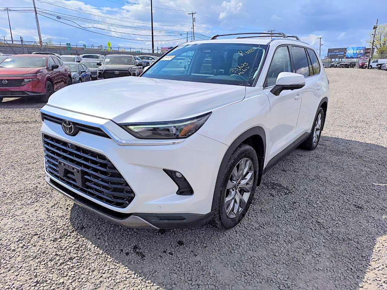 Salvage Toyota Grand Highlander Image