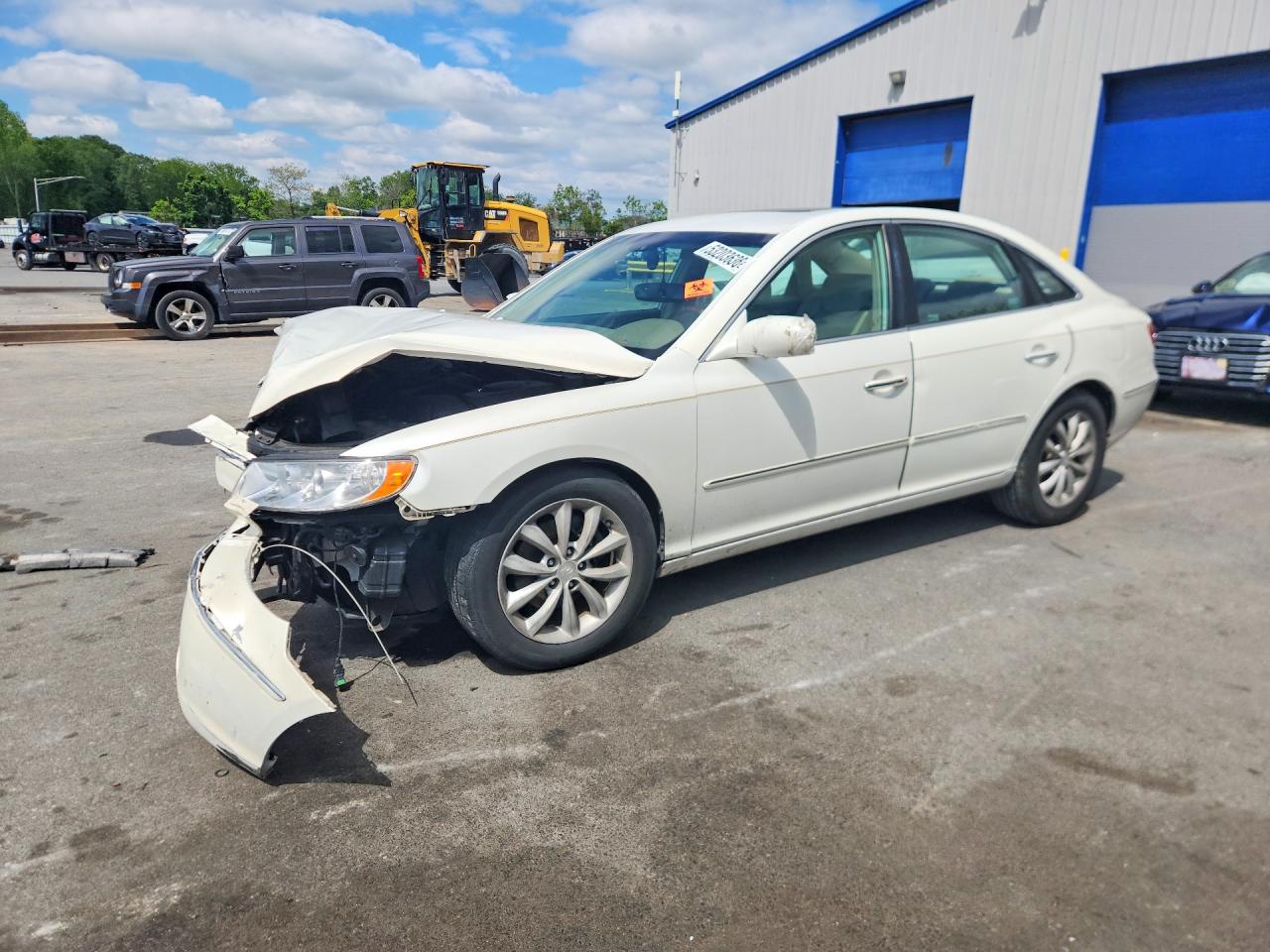 Salvage Hyundai Azera Image