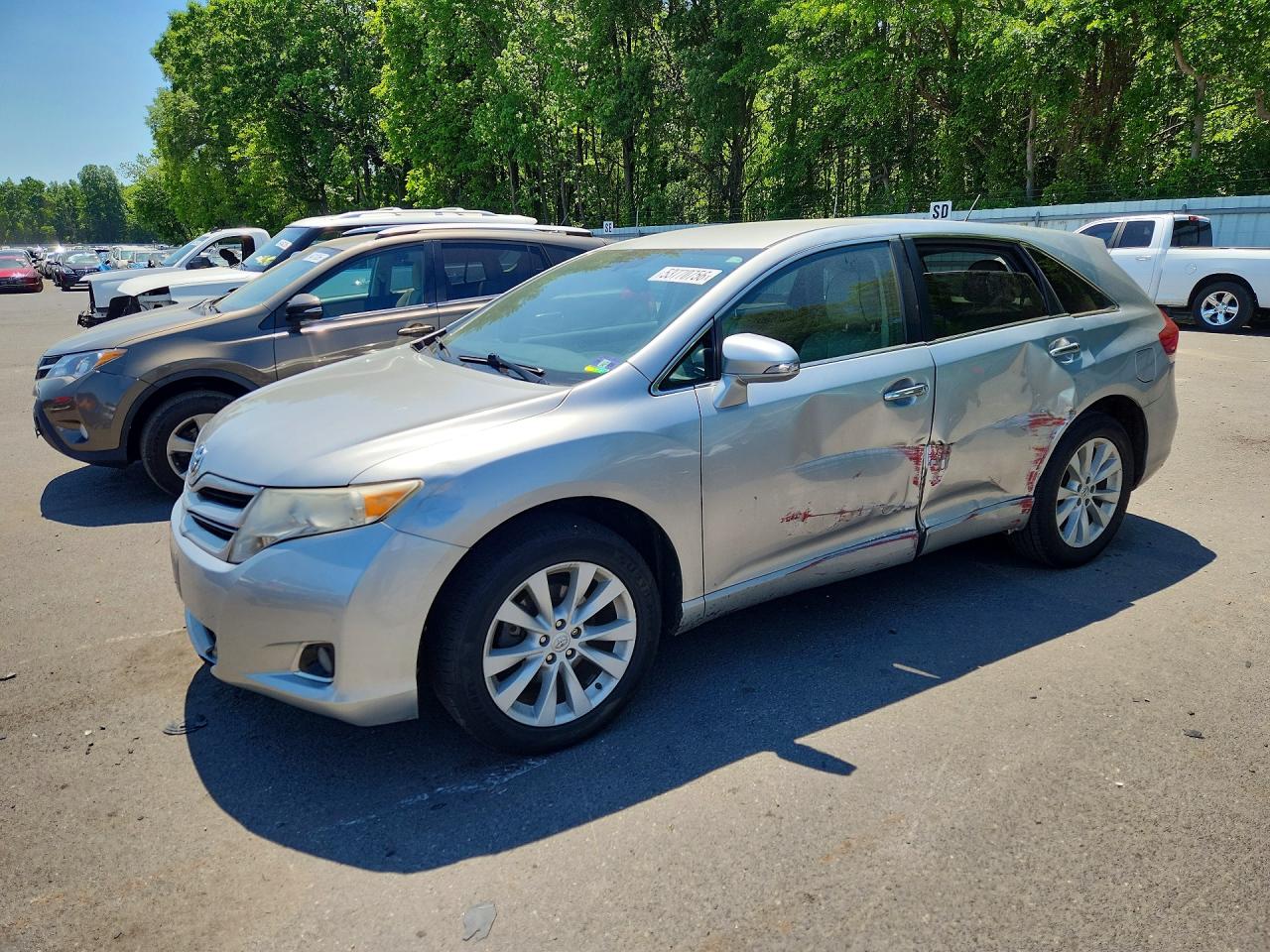 Salvage Toyota Venza Image