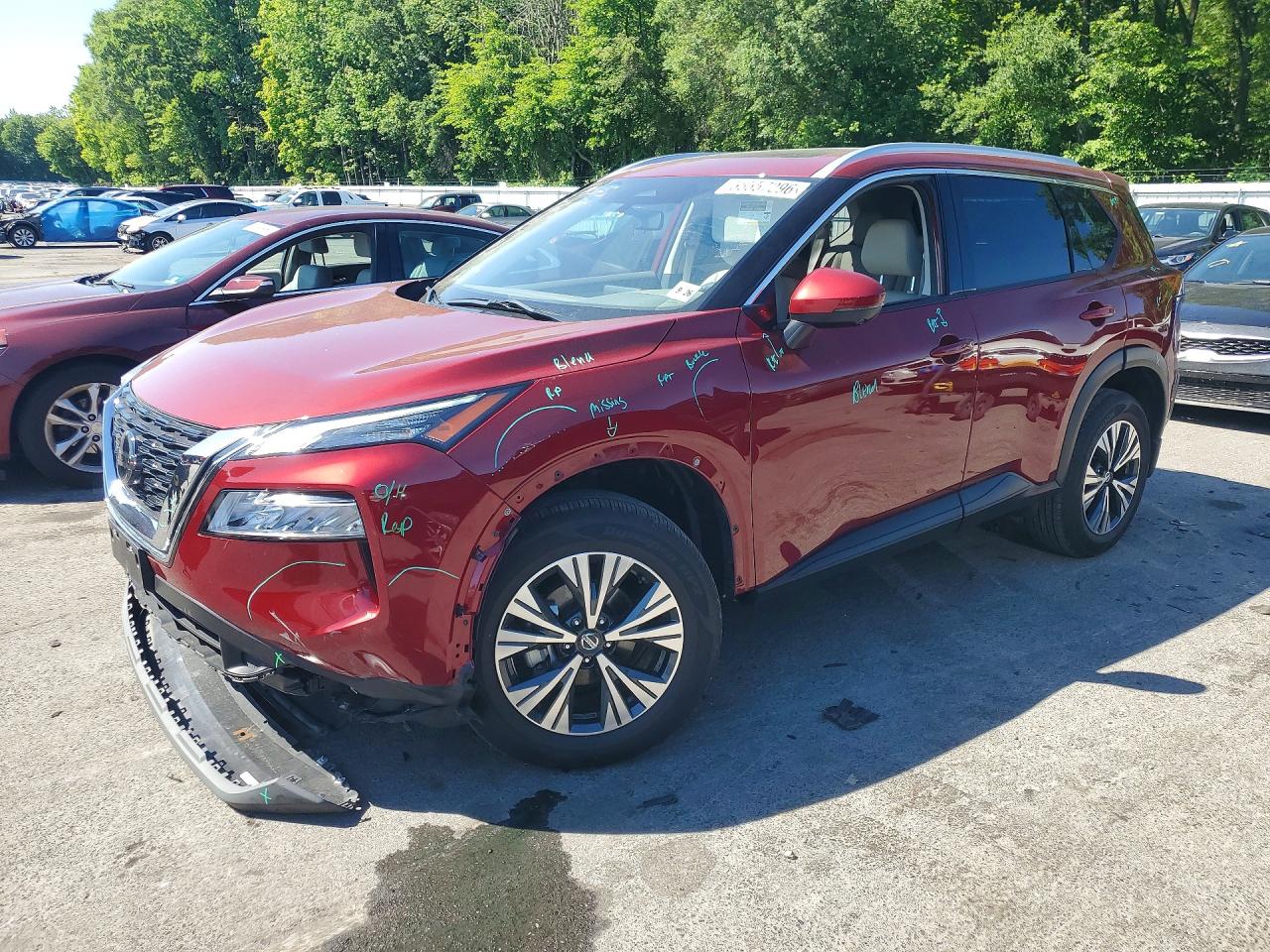 Salvage Nissan Rogue Image