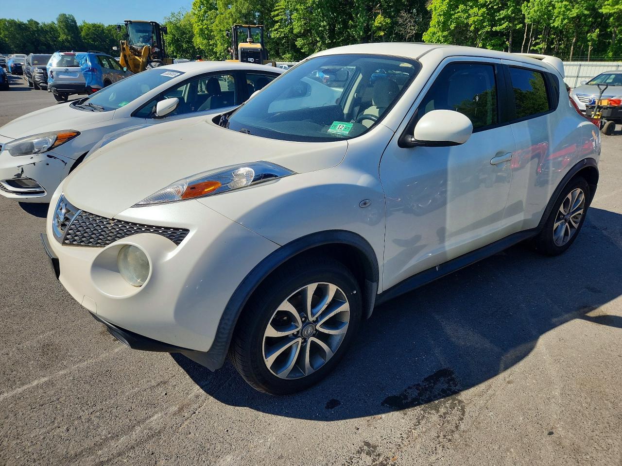 Salvage Nissan JUKE Image