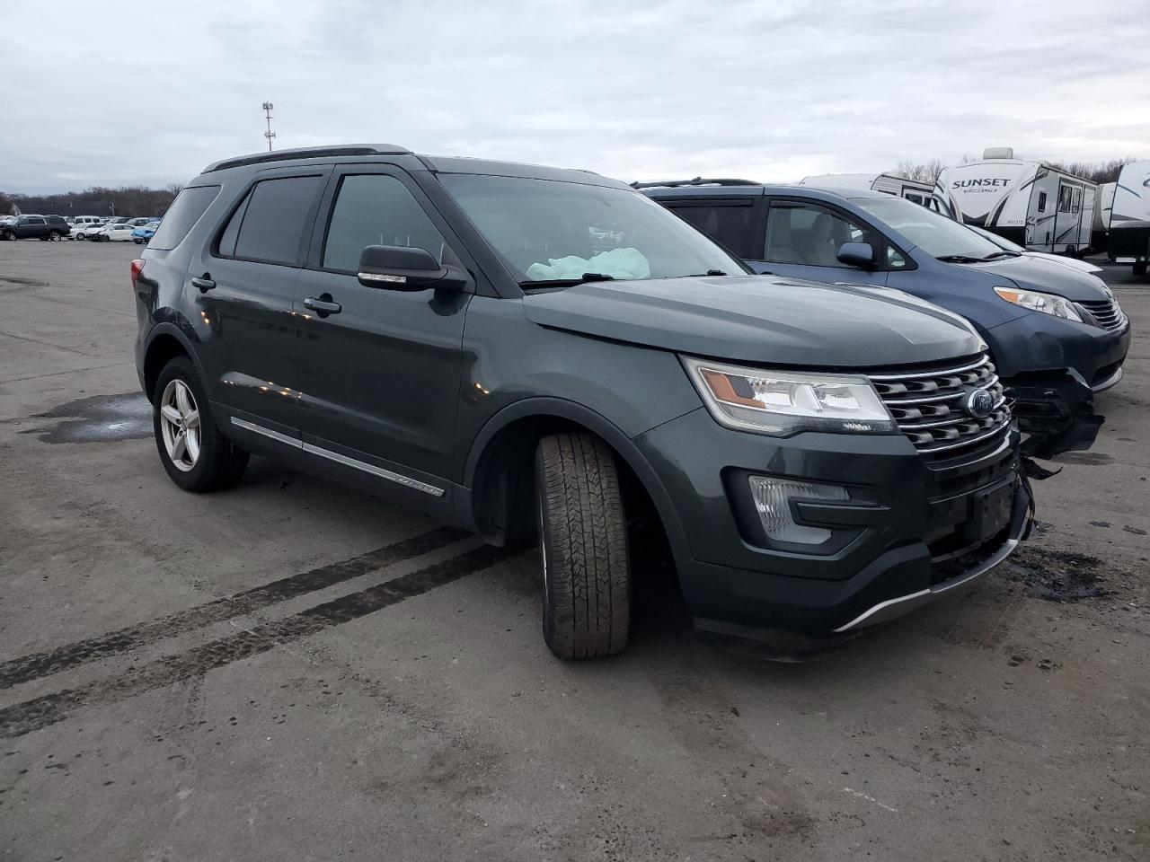 Ford Explorer Xlt