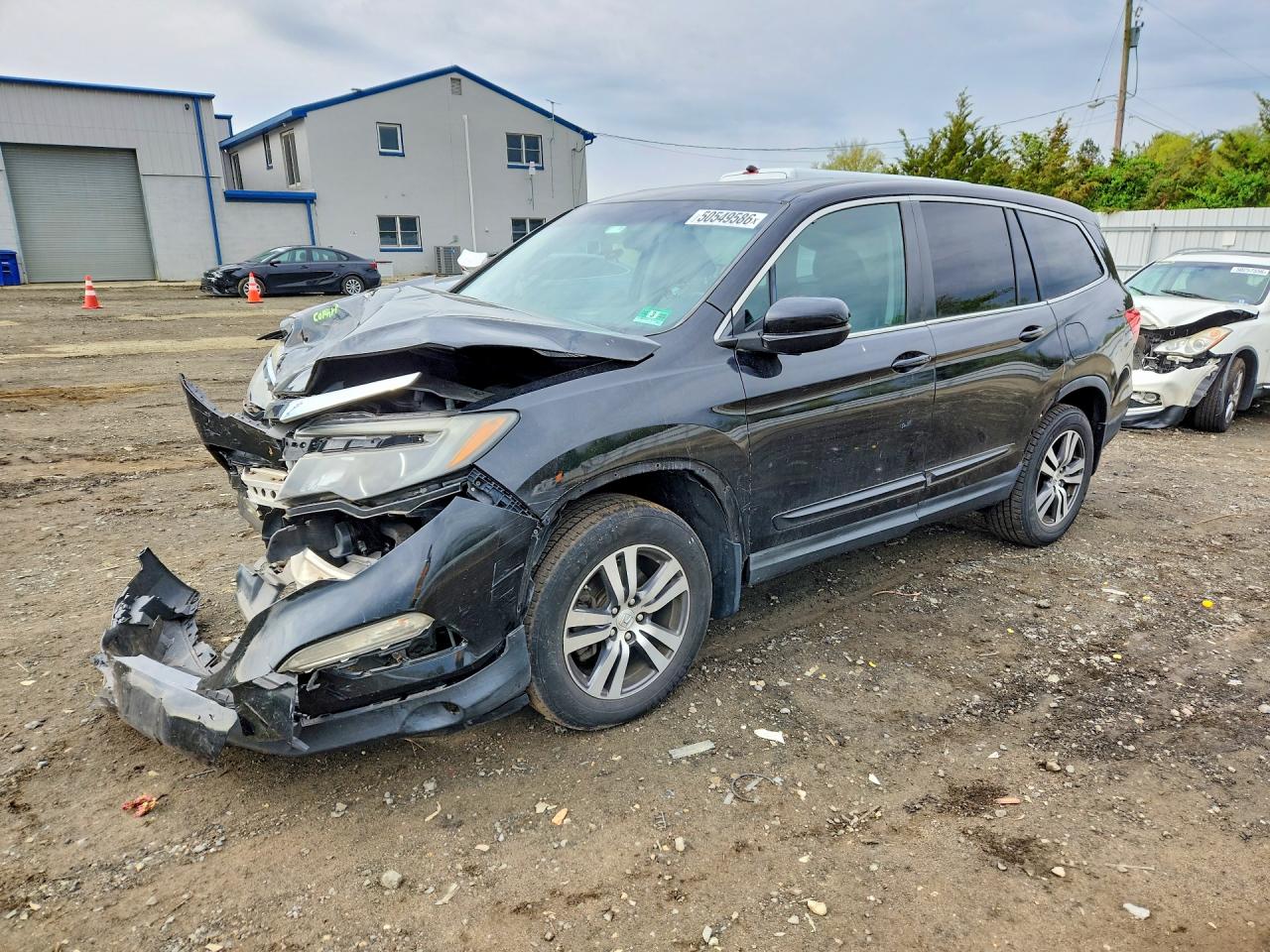 Salvage Honda Pilot Image