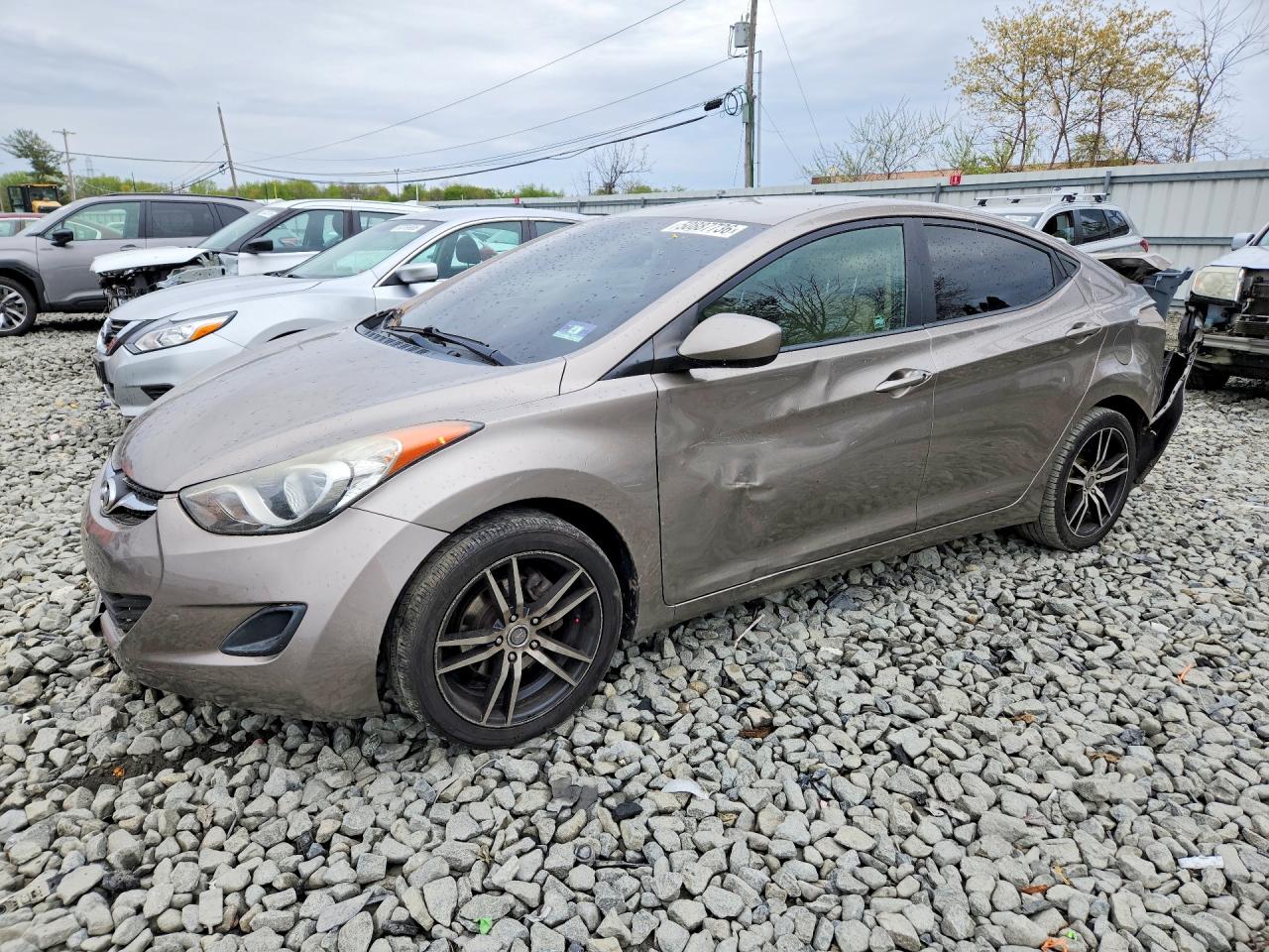 Salvage Hyundai ELANTRA Image