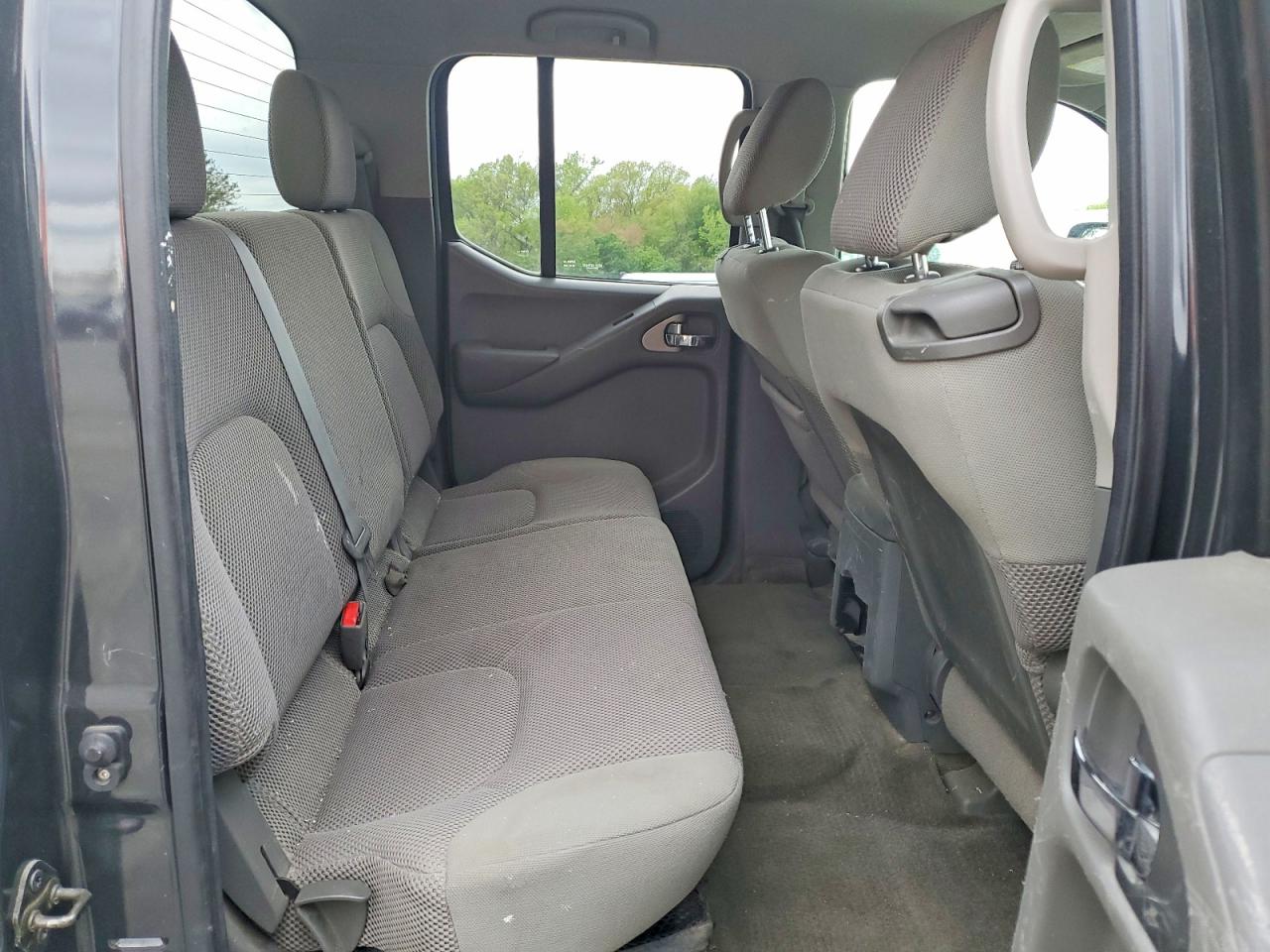 Nissan Frontier S
