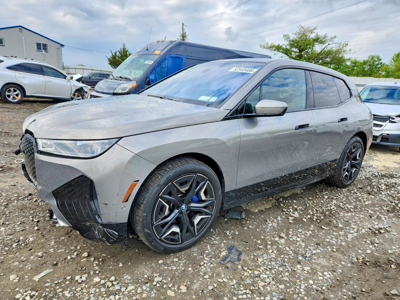 Salvage BMW iX Image