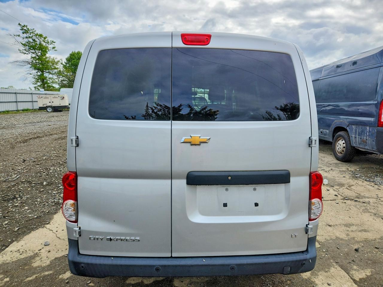 Chevrolet Express Lt