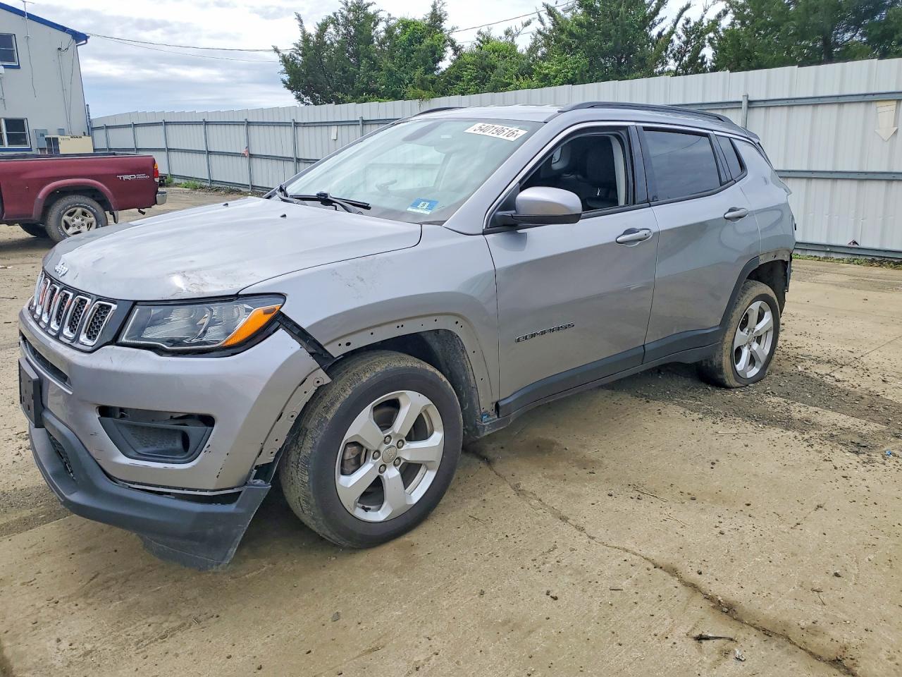 Salvage Jeep Compass Image