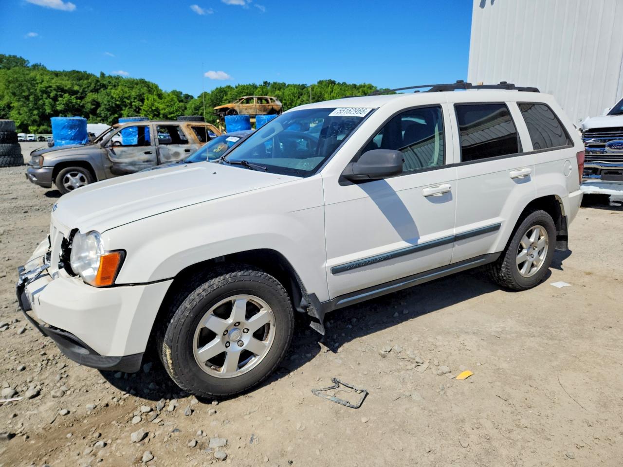 Salvage Jeep Cherokee Image