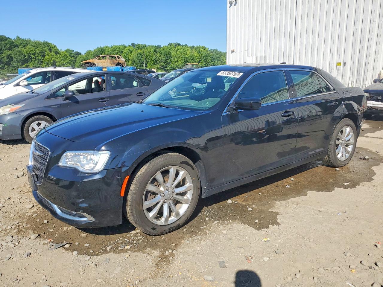 Salvage Chrysler 300 Image