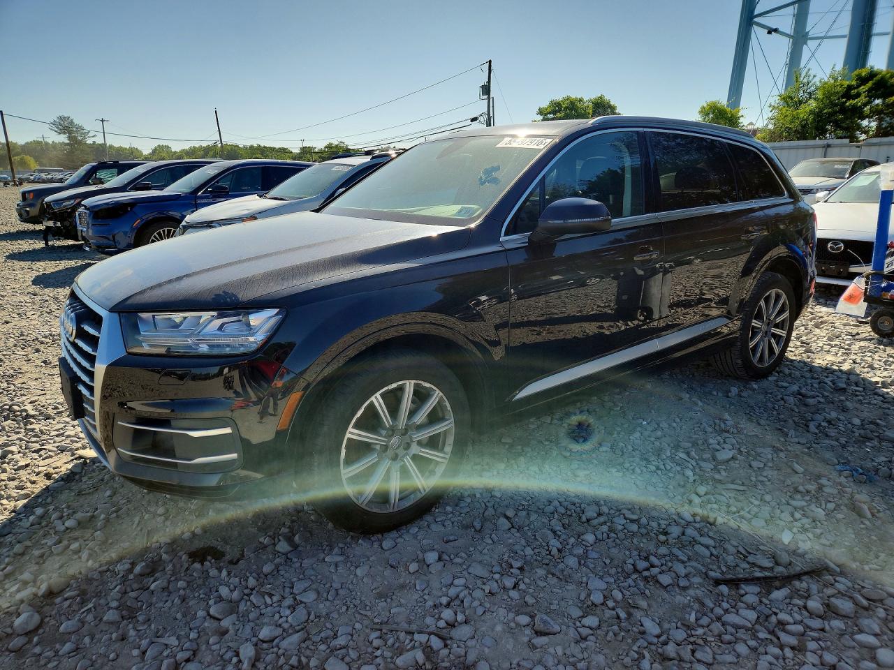 Salvage Audi Q7 Image