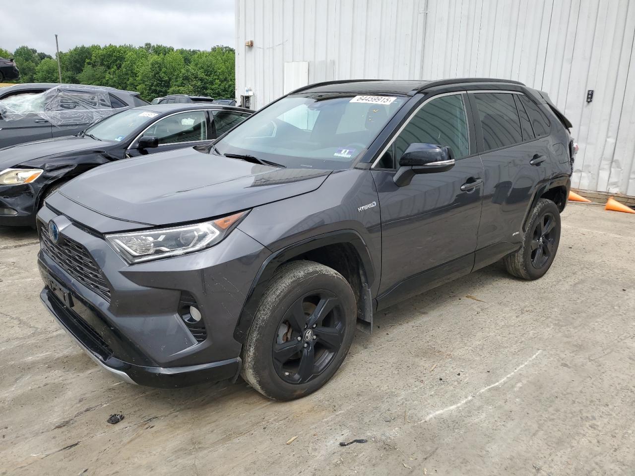 Salvage Toyota RAV4 Image