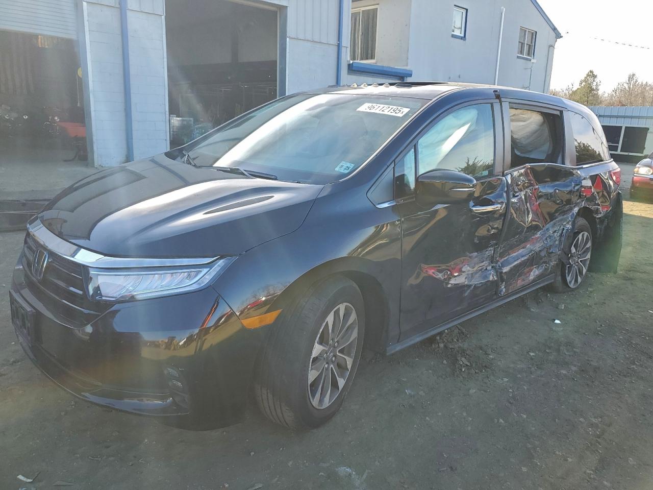 Salvage Honda Odyssey Image