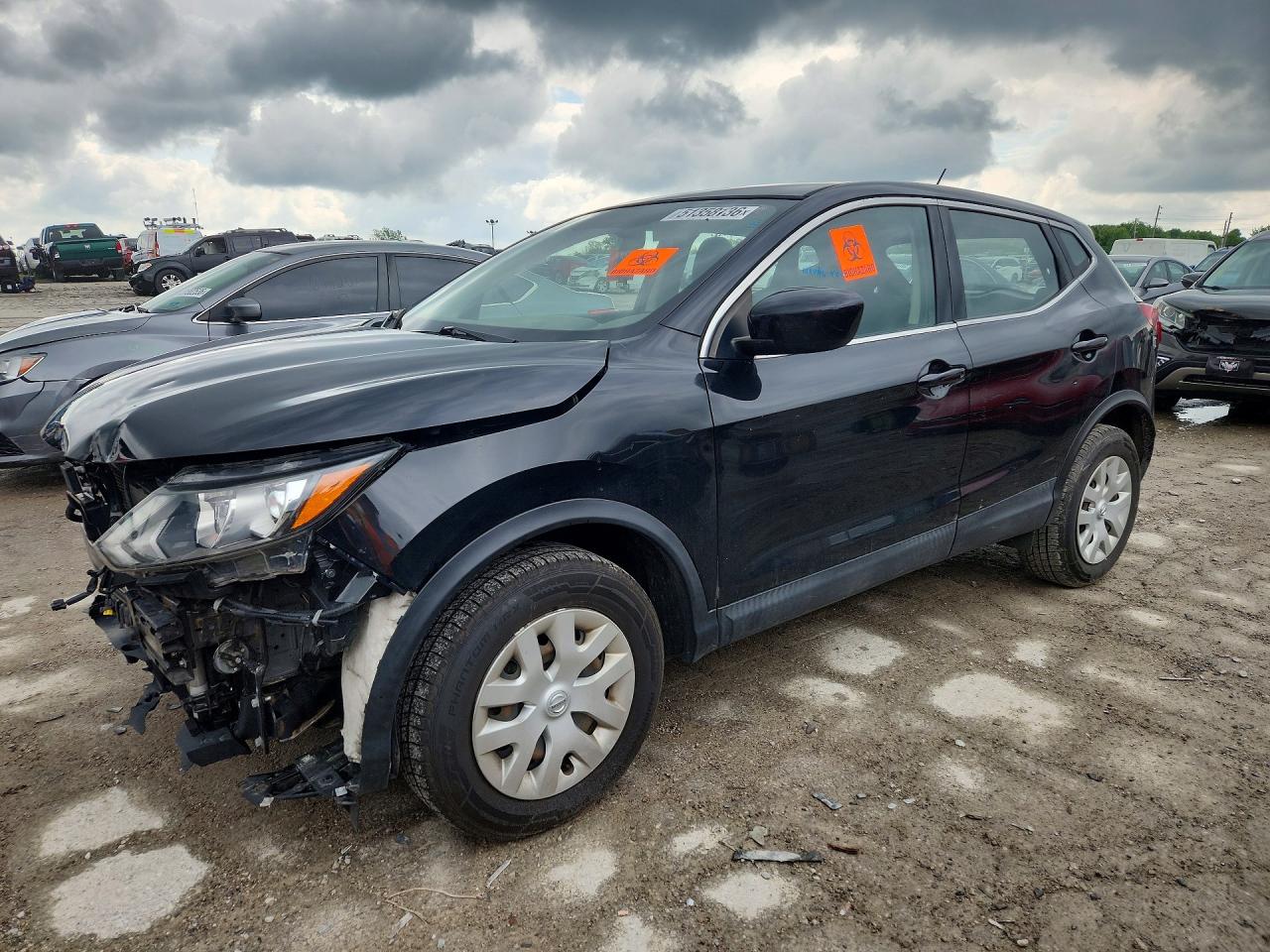 Salvage Nissan Rogue Image