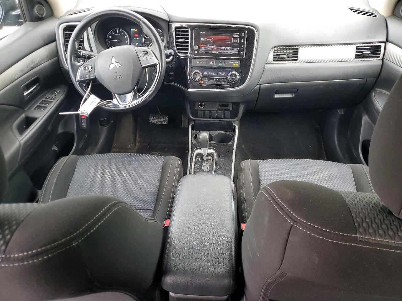 Mitsubishi Outlander Se