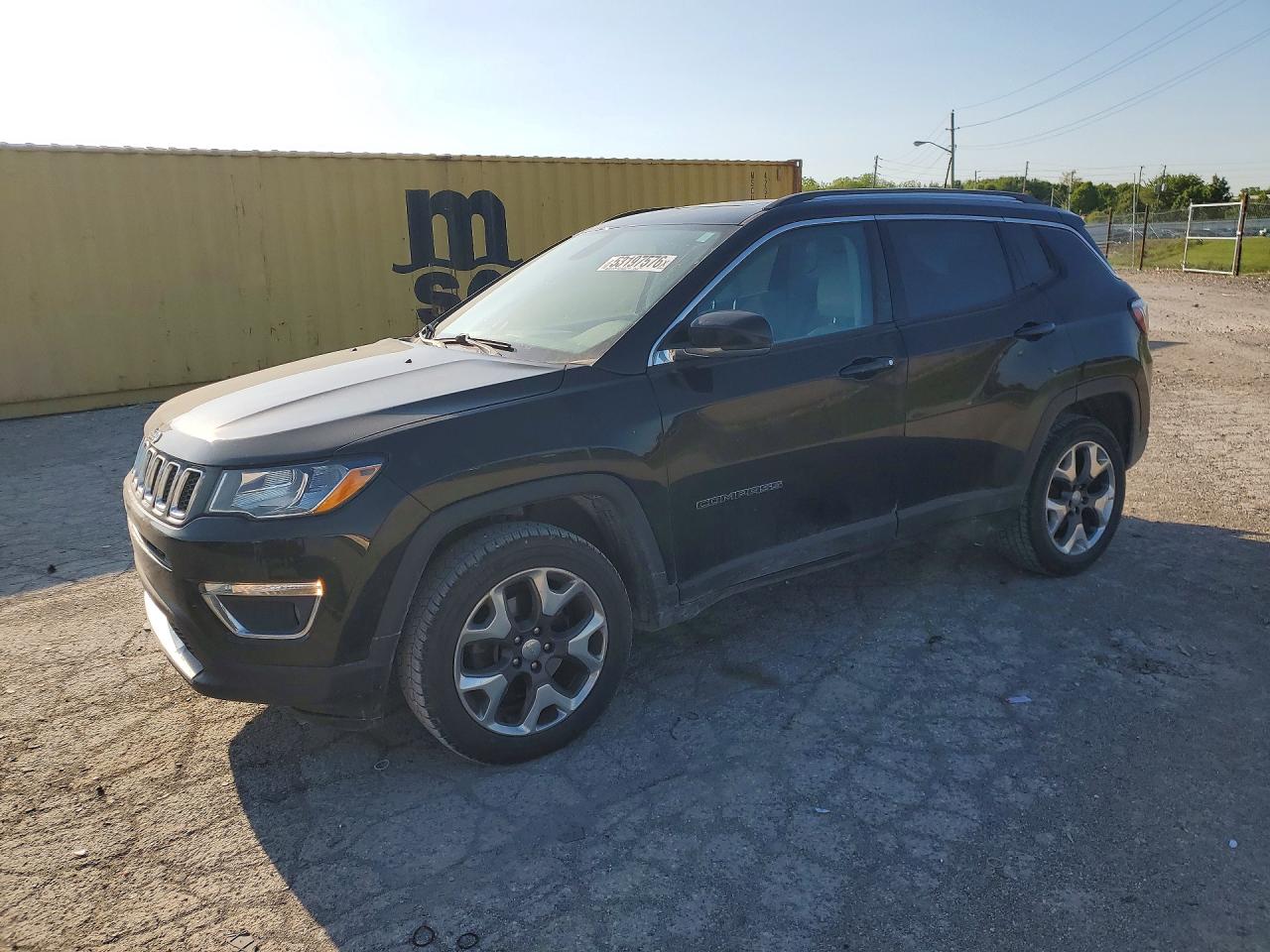 Salvage Jeep Compass Image