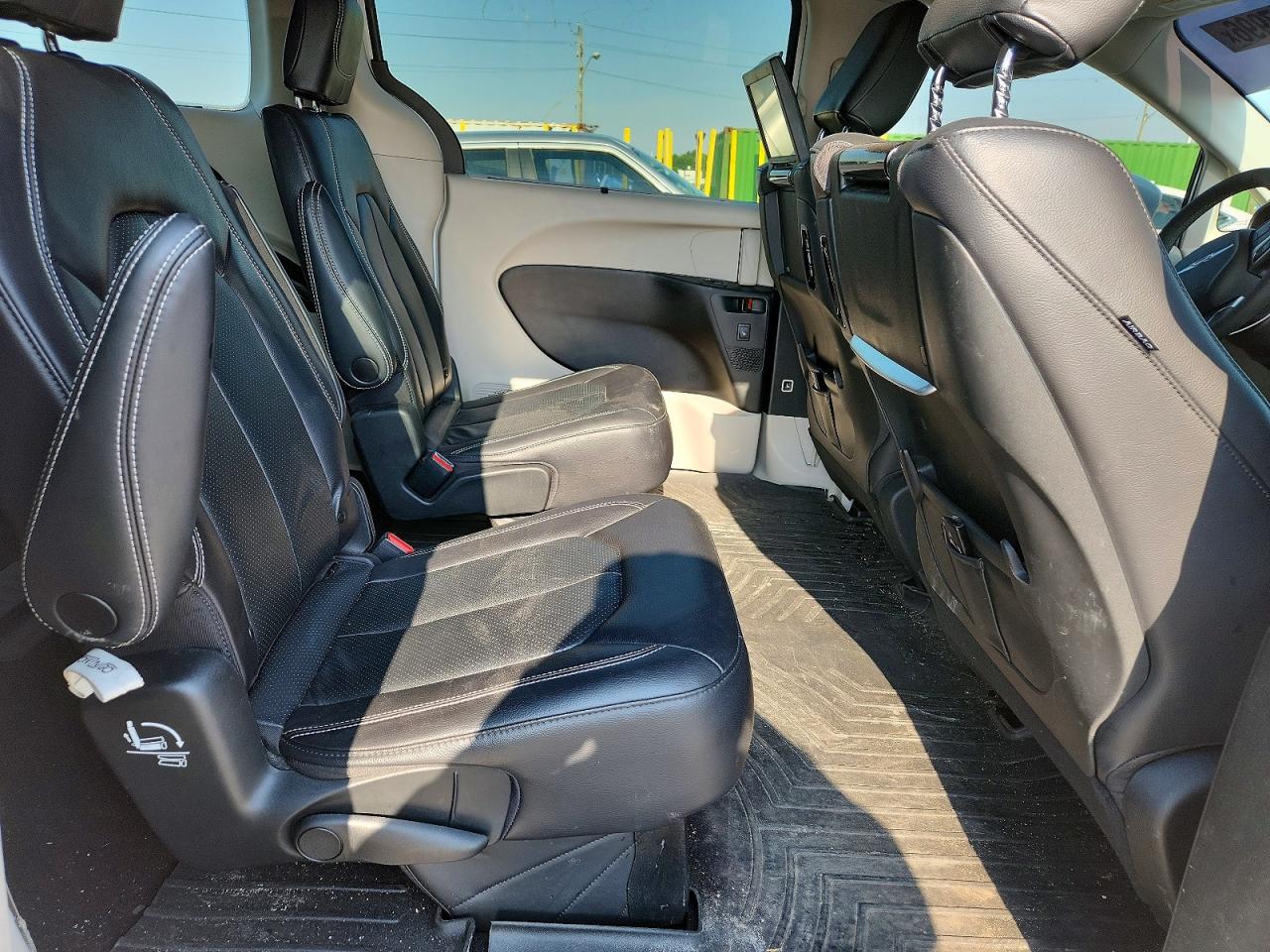Chrysler Pacifica Touring L