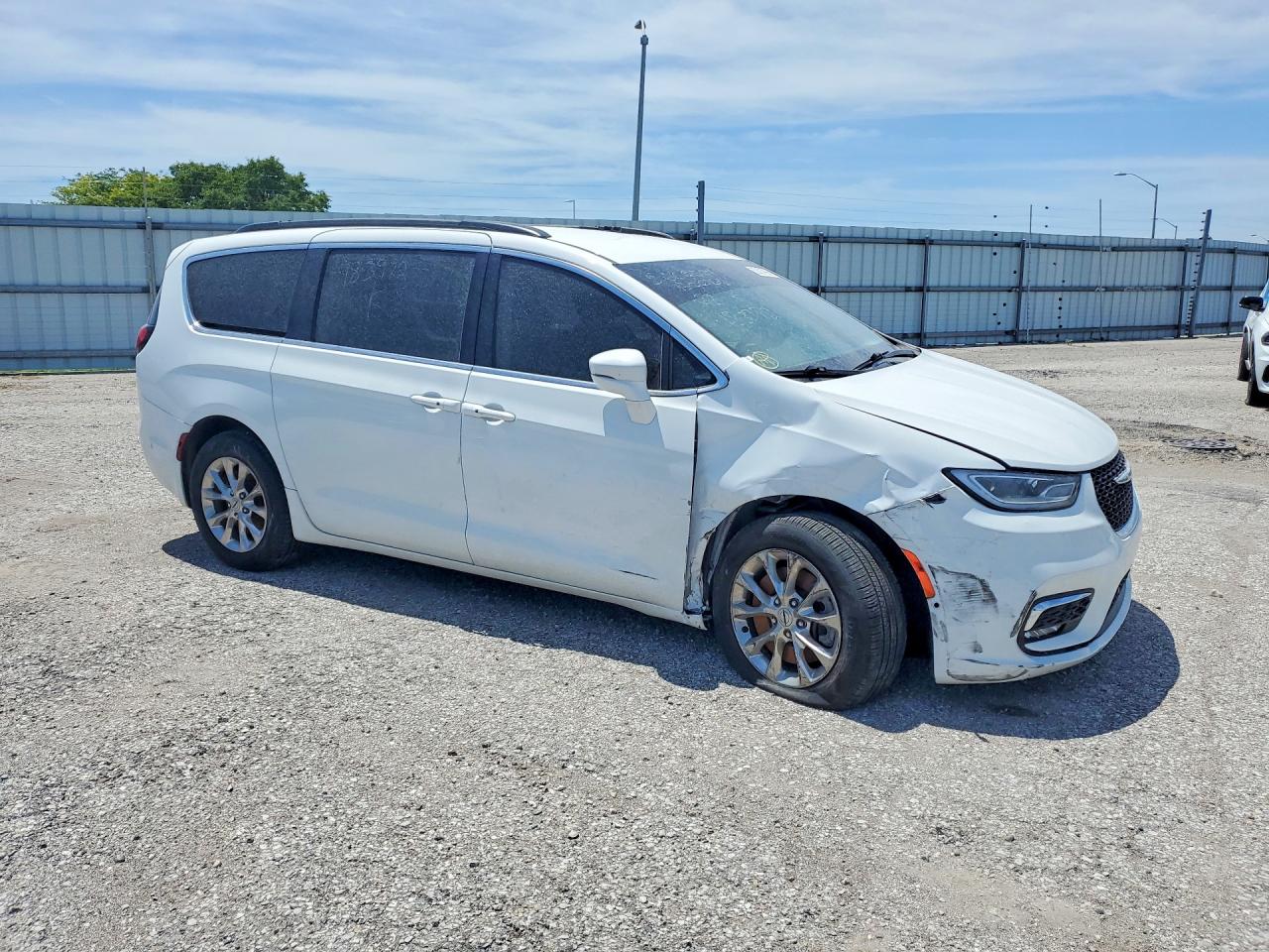 Chrysler Pacifica Touring L