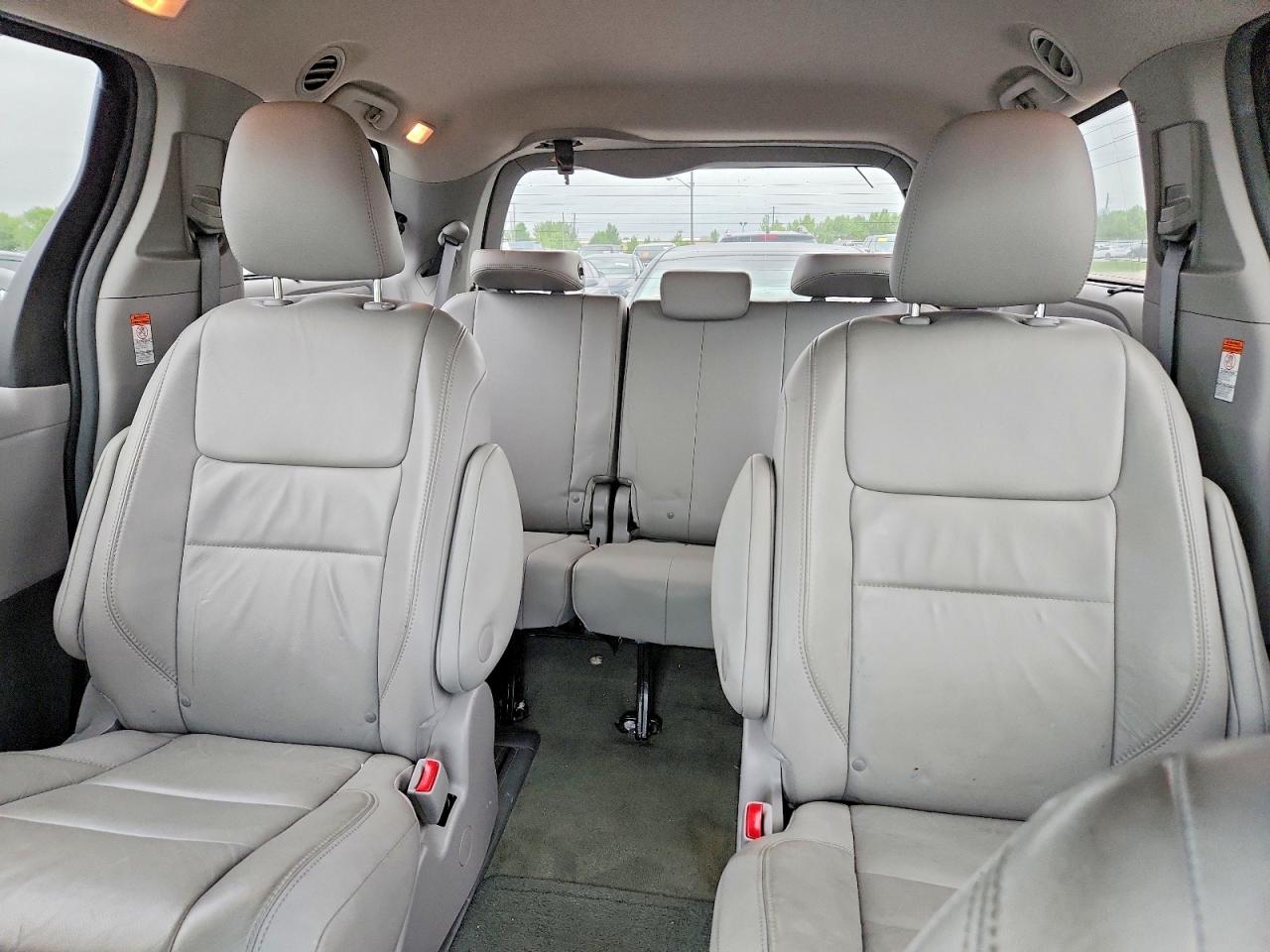 Toyota Sienna Xle Premium 7-passenger