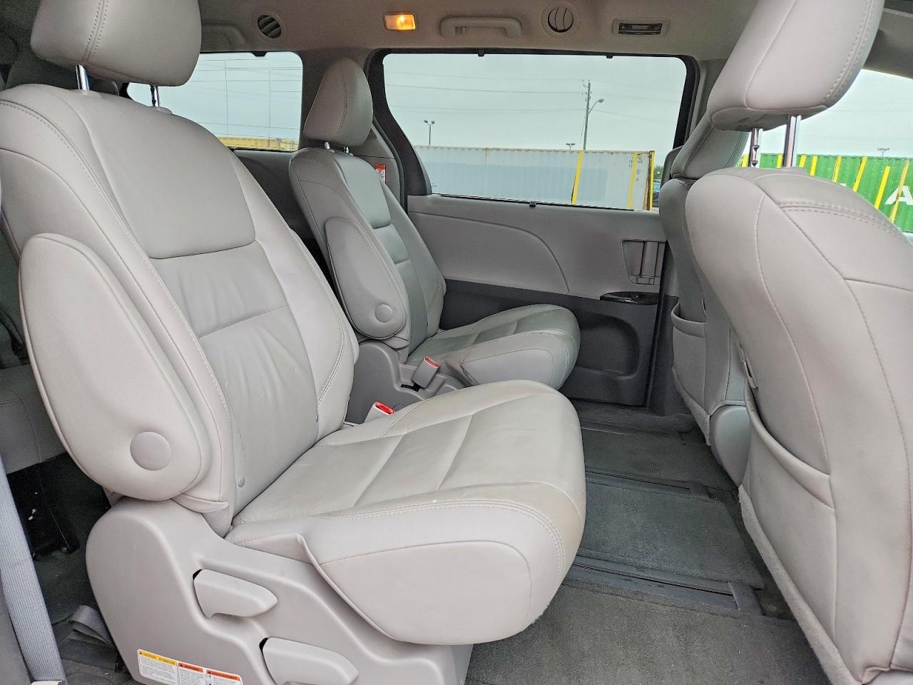 Toyota Sienna Xle Premium 7-passenger