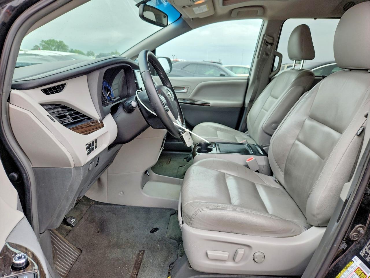 Toyota Sienna Xle Premium 7-passenger
