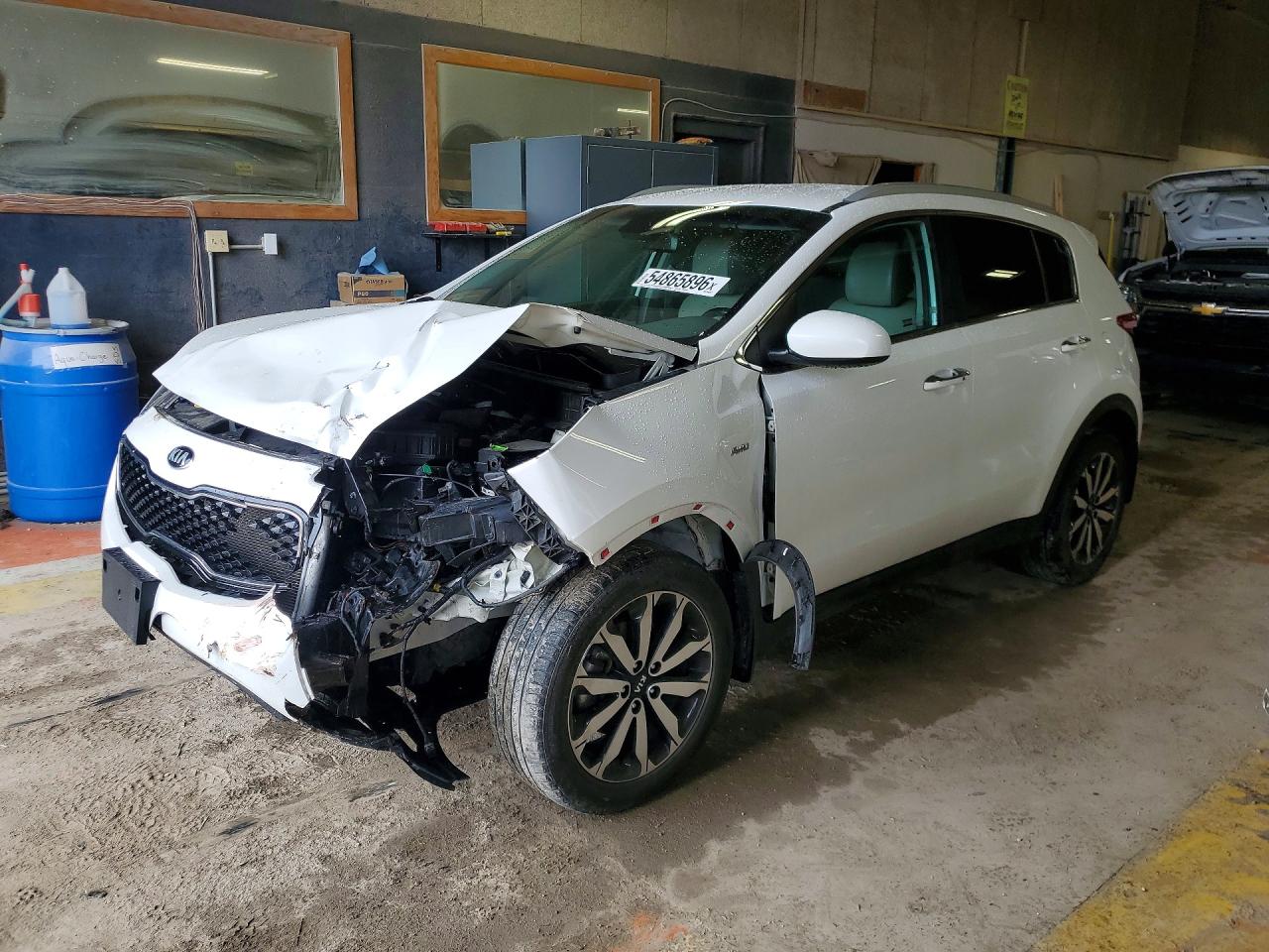 Salvage Kia Sportage Image
