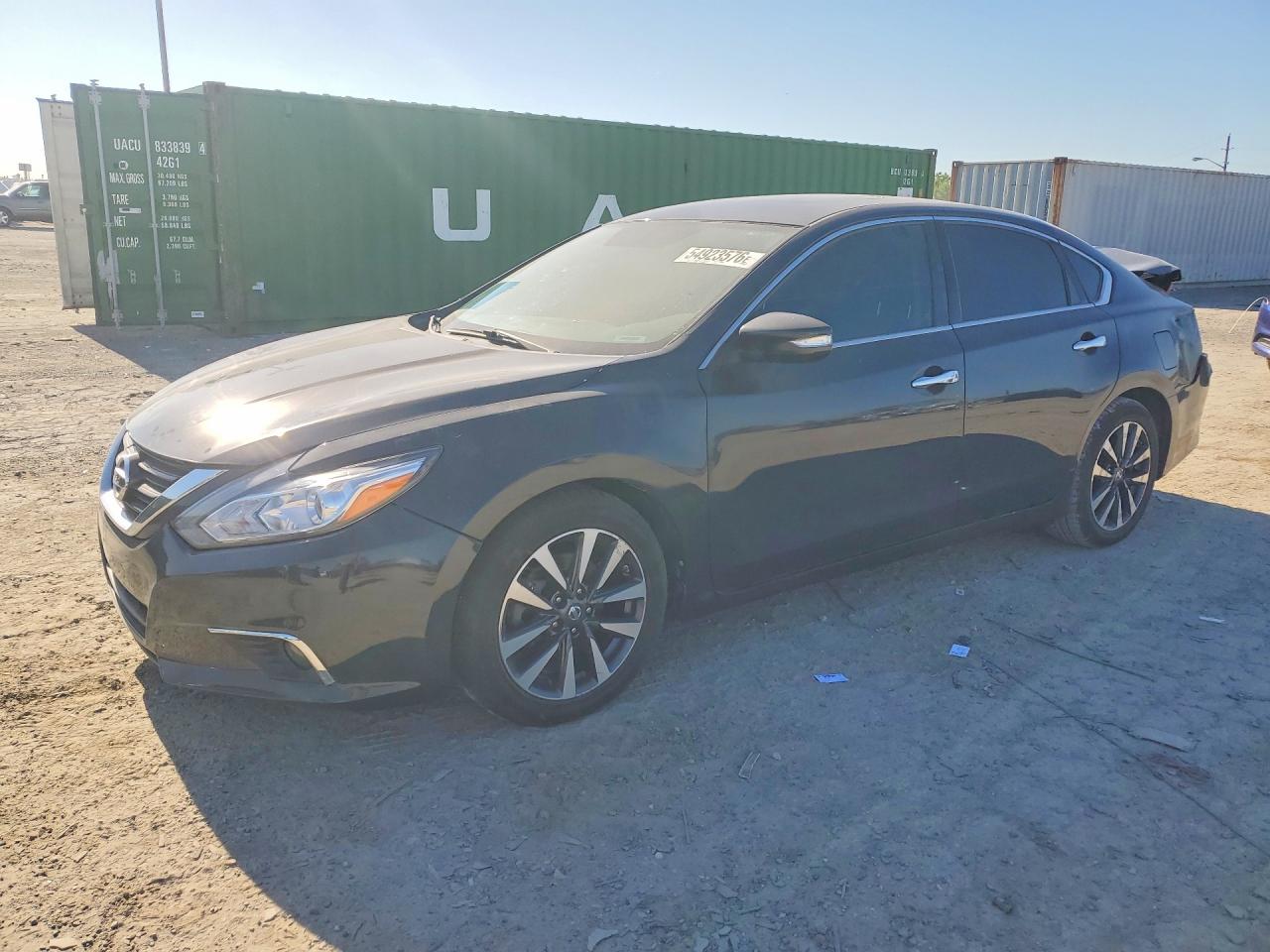 Salvage Nissan Altima Image