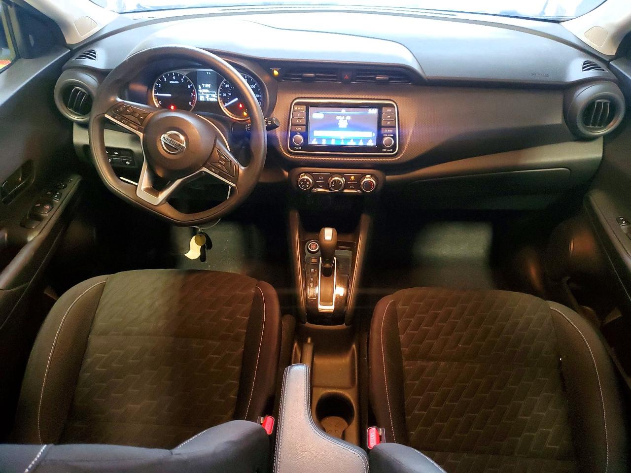 Nissan Kicks S