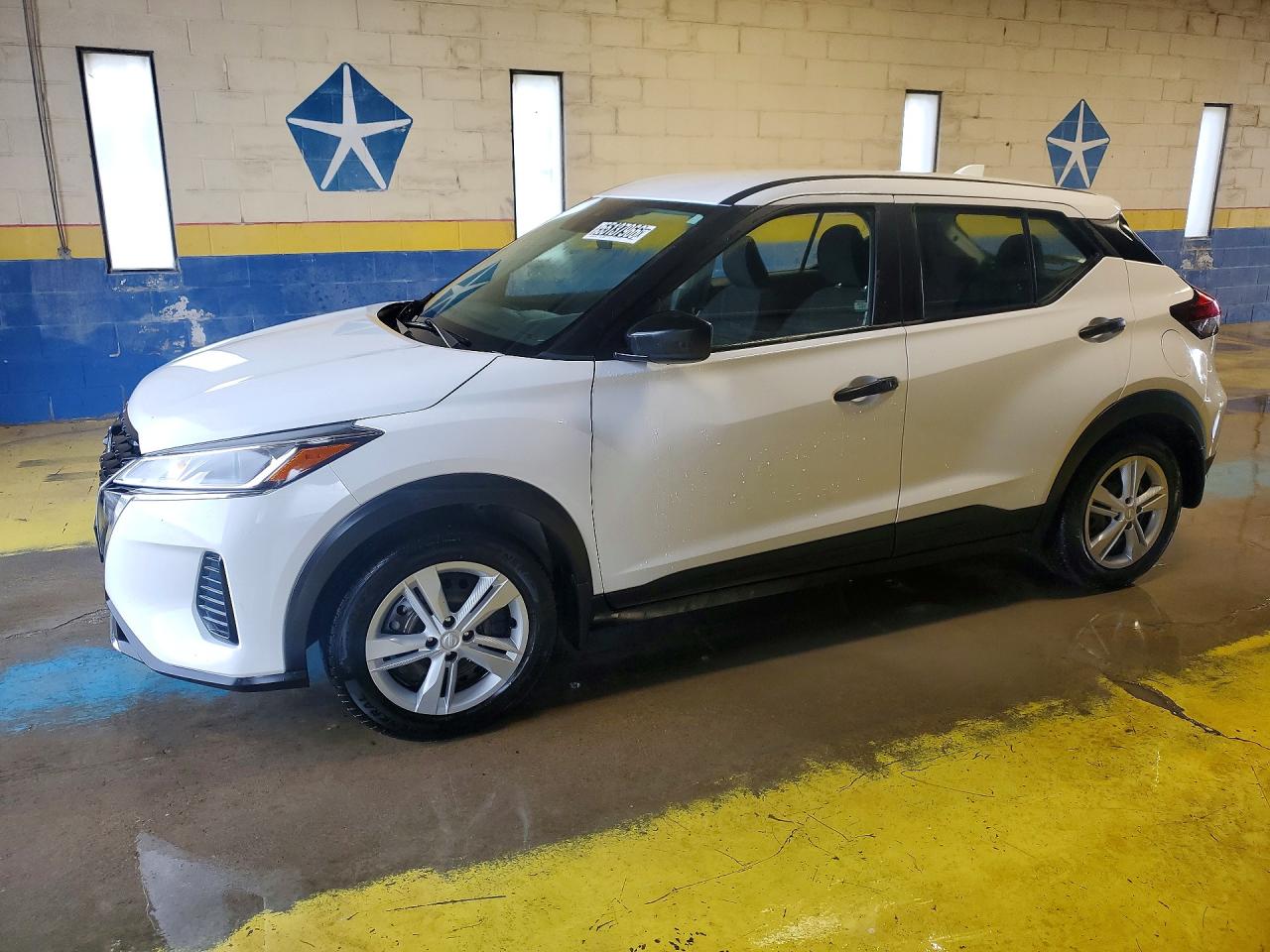 Salvage Nissan Kicks Image