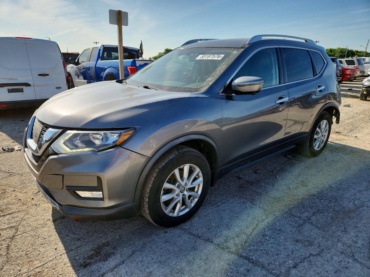 Salvage Nissan Rogue Image