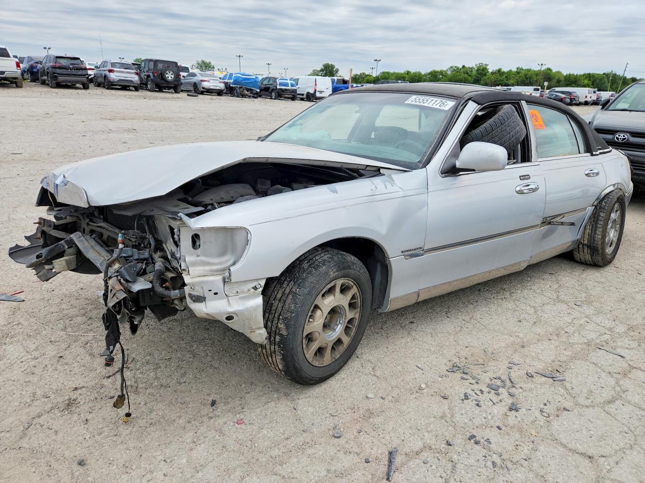 Salvage Lincoln Towncar Image