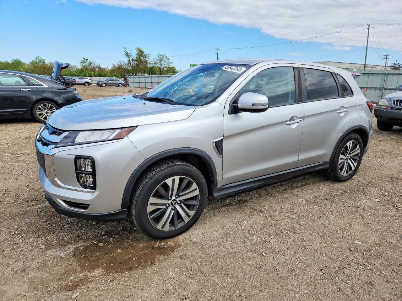 Salvage Mitsubishi Outlander Image