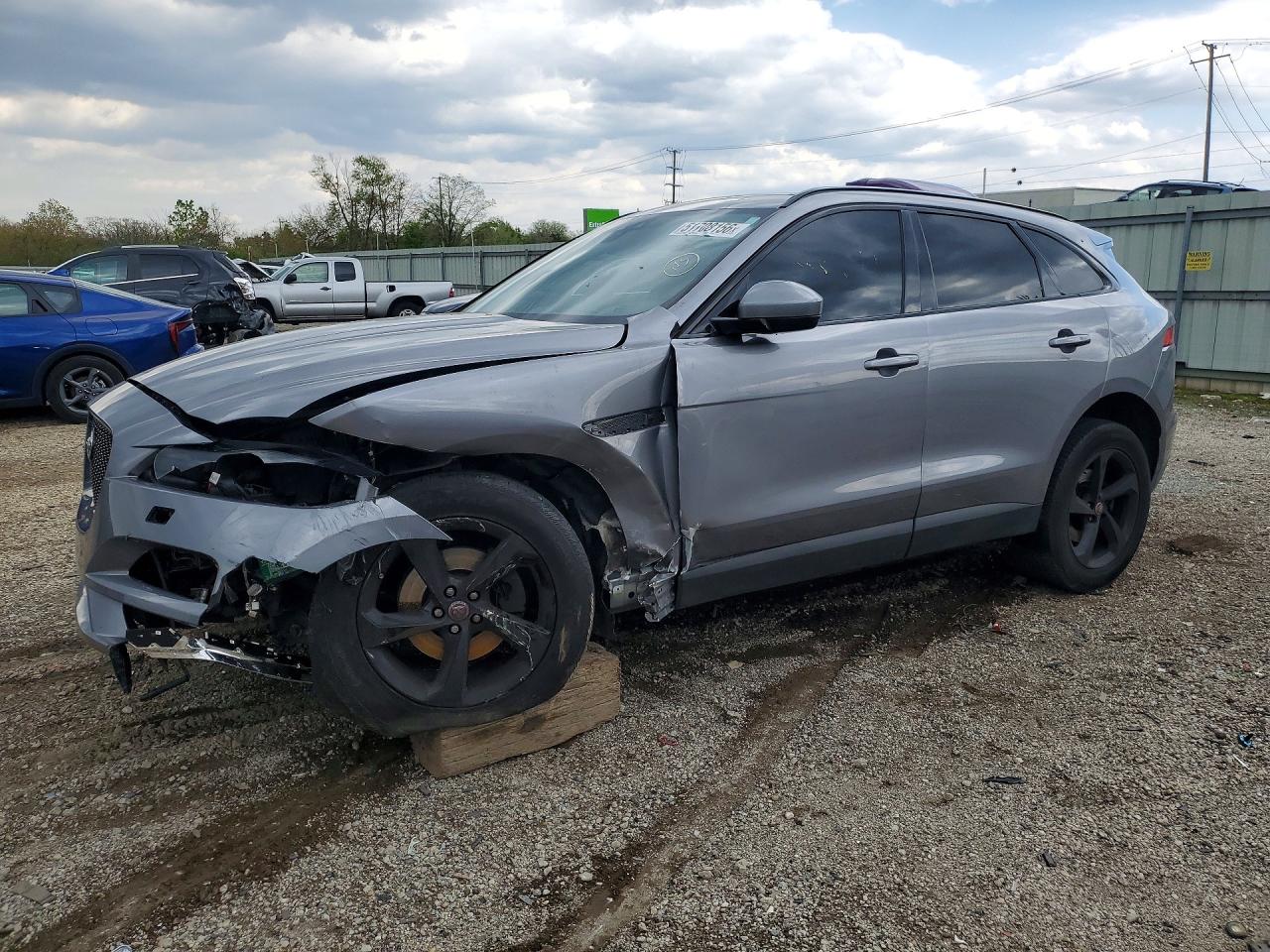 Salvage Jaguar F-PACE Image