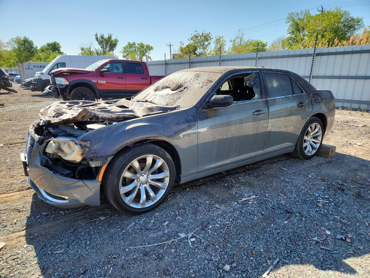 Salvage Chrysler 300 Image