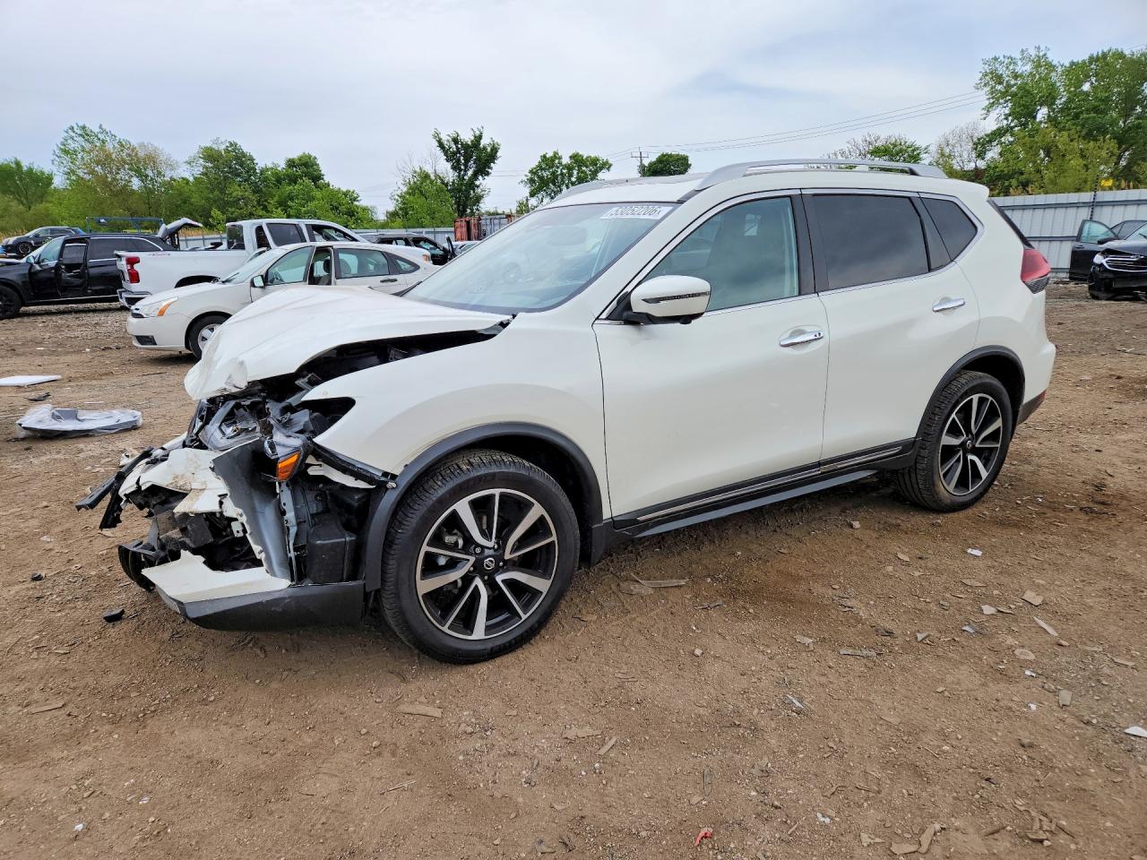 Salvage Nissan Rogue Image