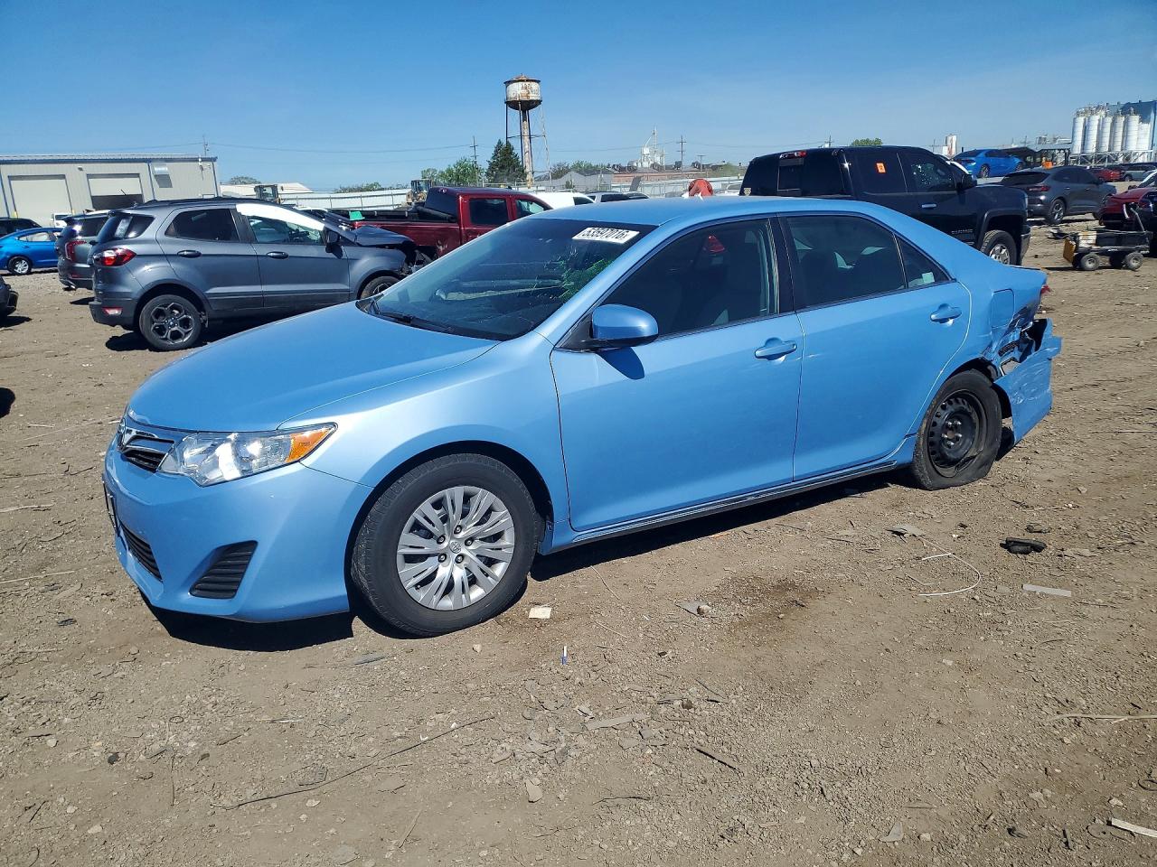 Salvage Toyota Camry Image