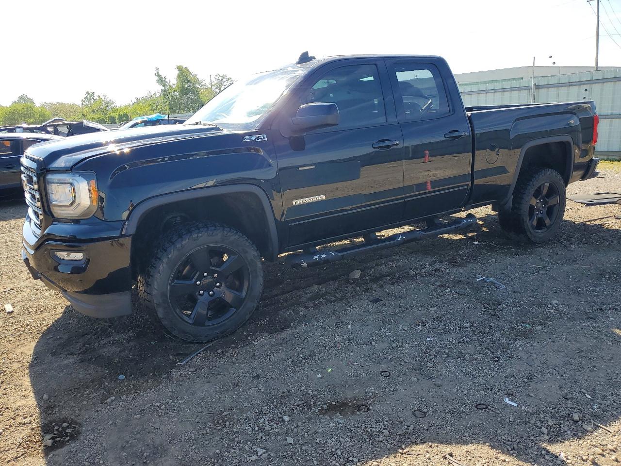 Salvage GMC Sierra Image