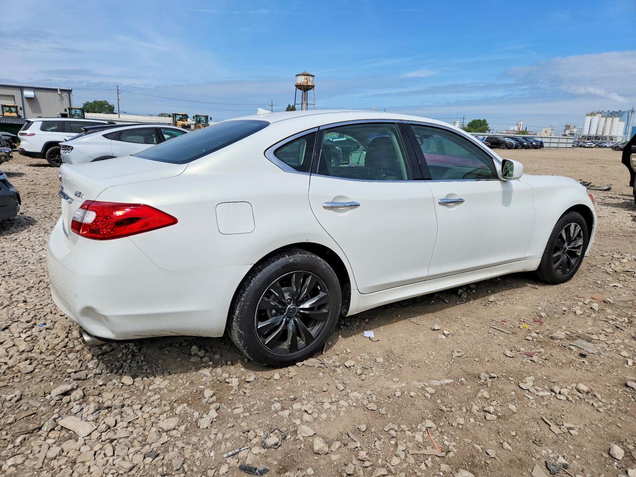 INFINITI M37 X