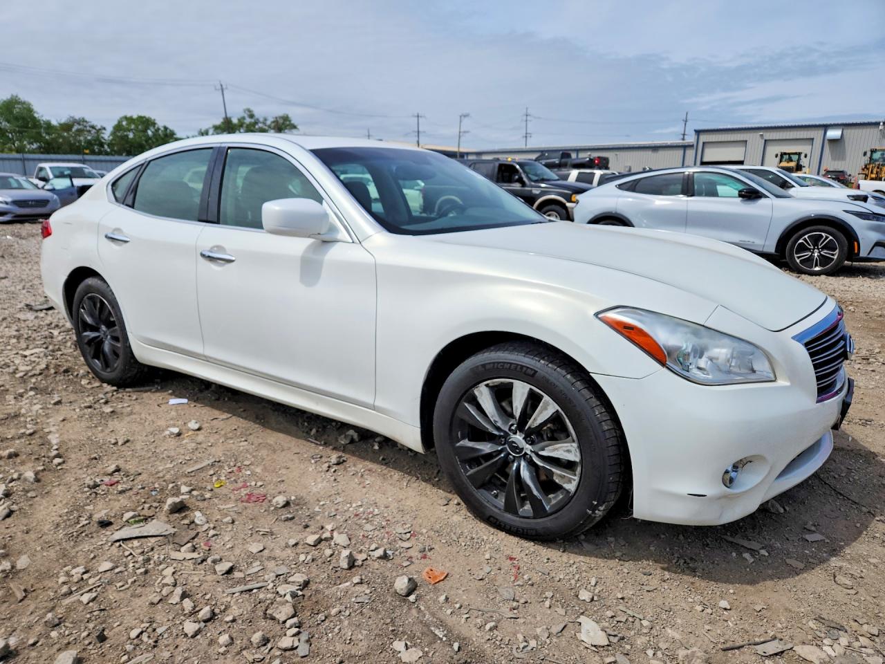 INFINITI M37 X