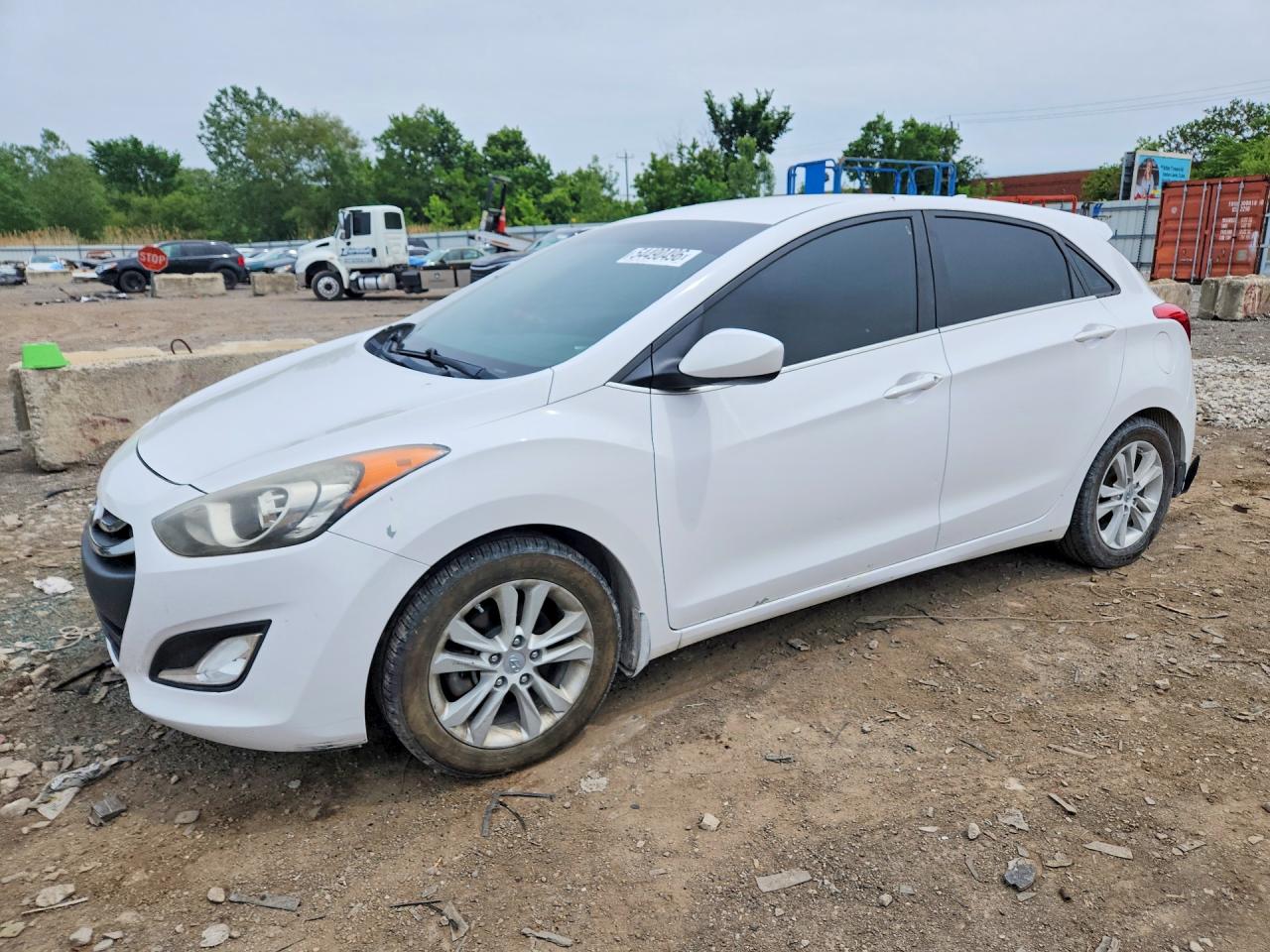 Salvage Hyundai ELANTRA Image