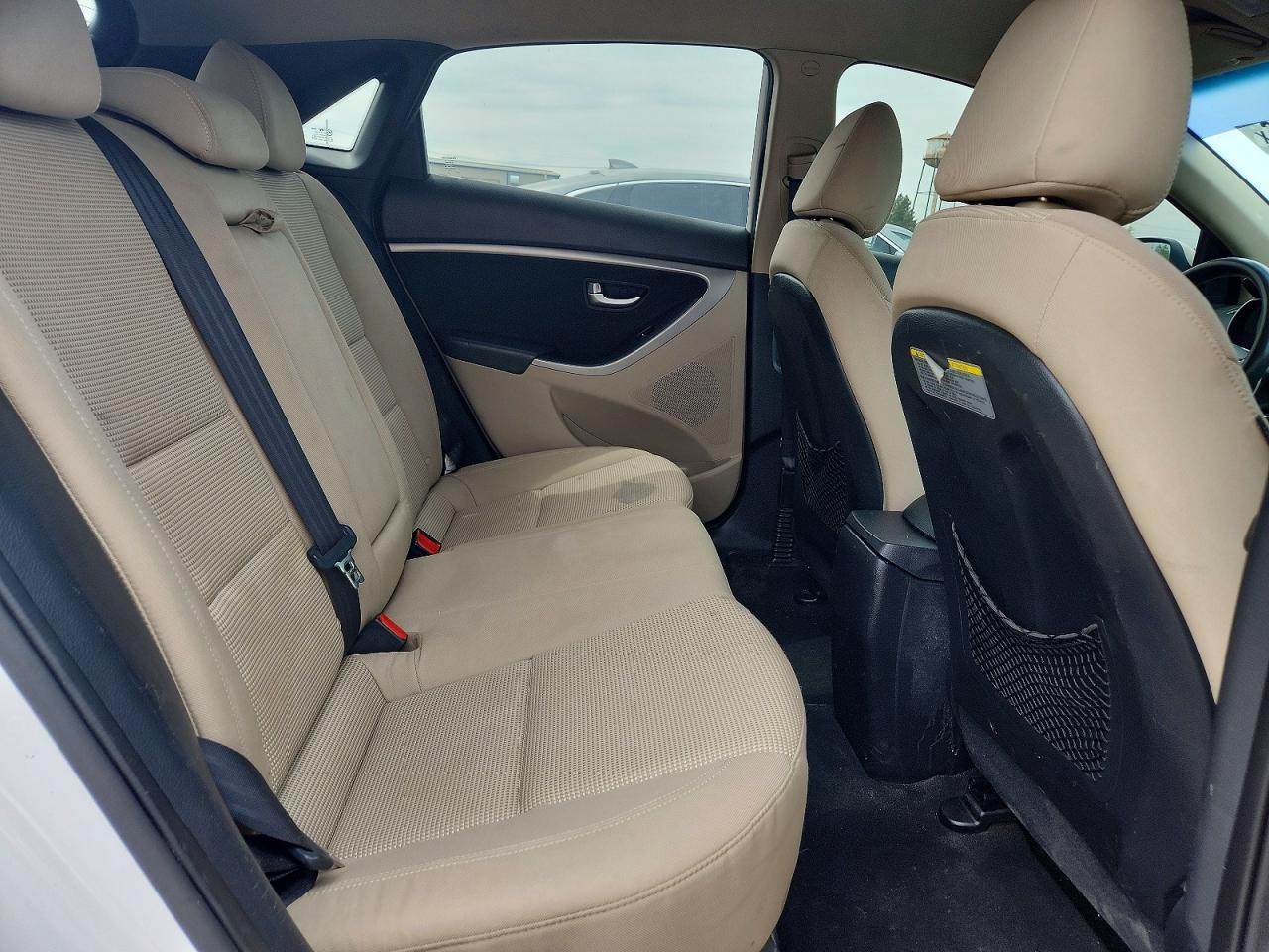 Hyundai ELANTRA Base