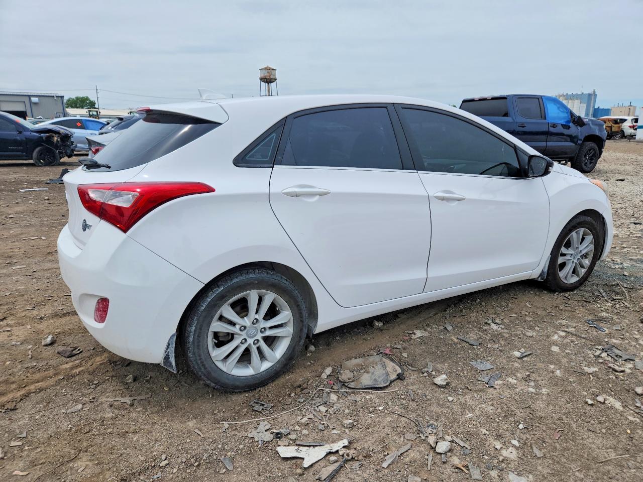 Hyundai ELANTRA Base